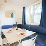 Happy Camp Mobile Homes In Kamemi Village Campeggio